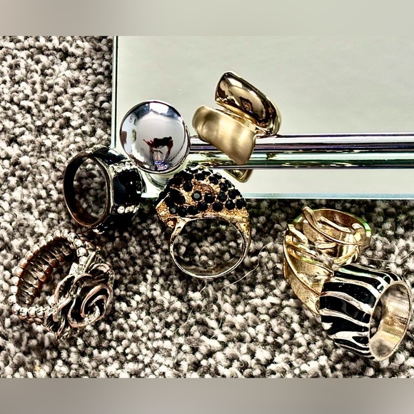 Elegant Silver & Gold Tone Ring Set/LOT of 6 Rings. 
WMNS Fashion Jewelry |Rings - Picture 1 of 14